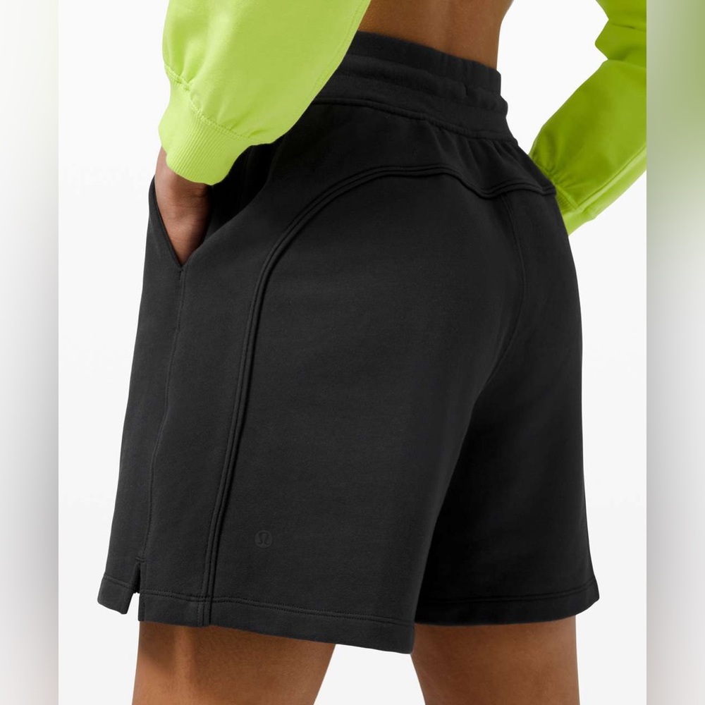 Lululemon All Yours High Rise Short *7"
Black